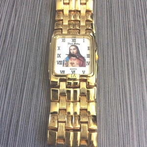 Reloj religioso para hombre, rectángulo, esfera blanca de Jesús, números romanos, correa de eslabones dorados, reloj nuevo vintage sin usar.