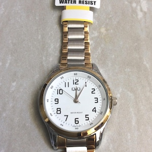 Q&Q Men&#39;s Two-Tone Watch Round White Dial Black Numbered Hours on Two-Tone Linked Band WR3BARS New Unused Vintage Watch Awesome Gift Item!