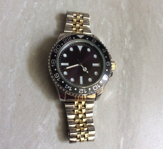 Two-Tone Men's Wristwatch Round Black Dial Unique… - image 1