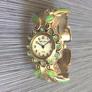 Donna Vivian Women&#39;s Bangle Watch Beautifully Designed Green Crystals Brand New Unused Vintage Watch Works Perfectly, Rare Find!