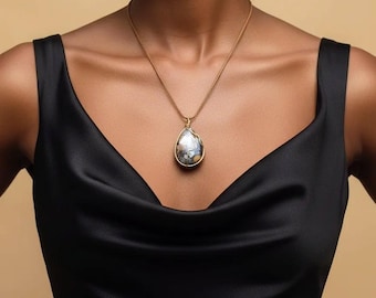 Tropfenförmiger Resin Anhänger mit schwarzem Turmalin, Pyrit, Marmor | Handgewebter Kupferdraht gewickelt Schmuck