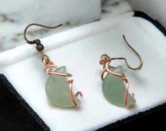 Jade Ohrringe, Kleine Mond Ohrringe in Rosegold, Minimalistischer Schmuck, Jade Ohrringe, Geschenk zum Muttertag