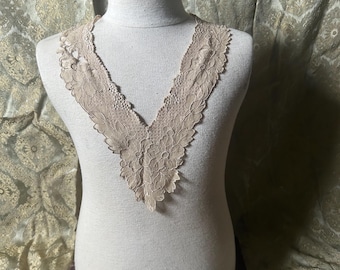 1930’s lace collar