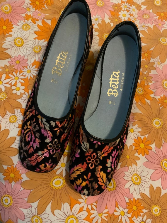 True vintage ribbon 1960’s shoes
