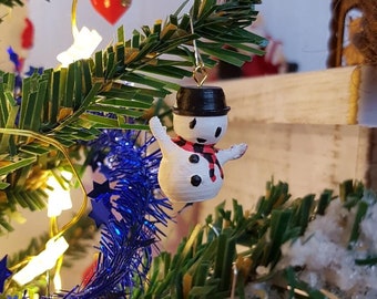 Snowman Christmas tree ornament or decoration for 8-12 inch fashion dolls. 1:6 scale dollhouse accessoires. Miniature Christmas ornament.