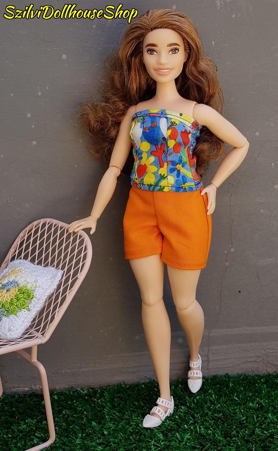 Barbie curvy clothes hotsell