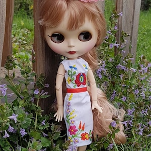 Hand embroidered (Hungarian folk art) dress for 12 inch Blythe dolls. Blythe dress. Neo Blythe clothes. DRESS ONLY. Made to ORDER