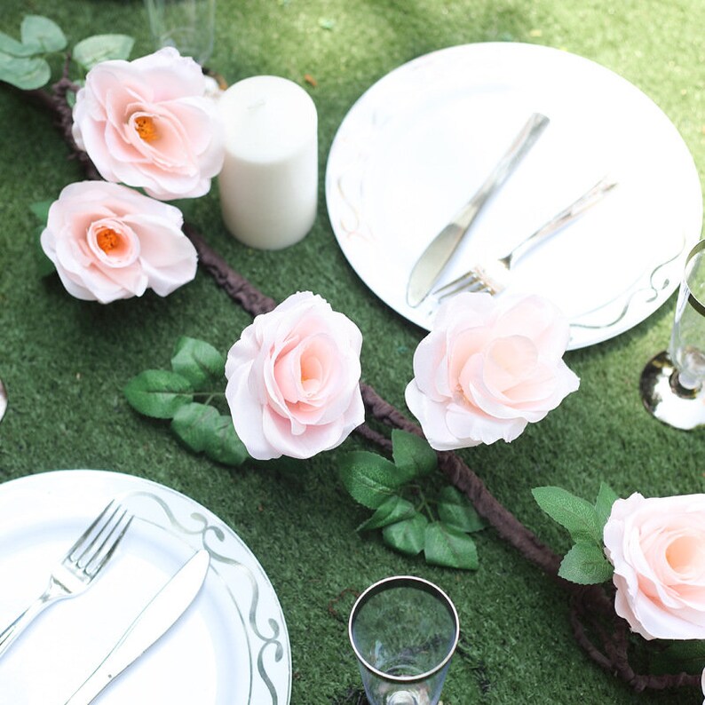 HLTER Lot de 2 fleurs artificielles pour arche de mariage - Roses rouges avec feuilles vertes - En soie synthétique - Décoration florale, Rouge Vin