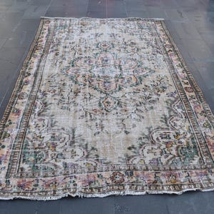 Oriental area rug, Turkish rug, Handmade rug, Vintage rug, Home decor, Oversize rug, Rustic kitchen decor, Bedroom rug, 5.5 x 8.9 ft RL9378