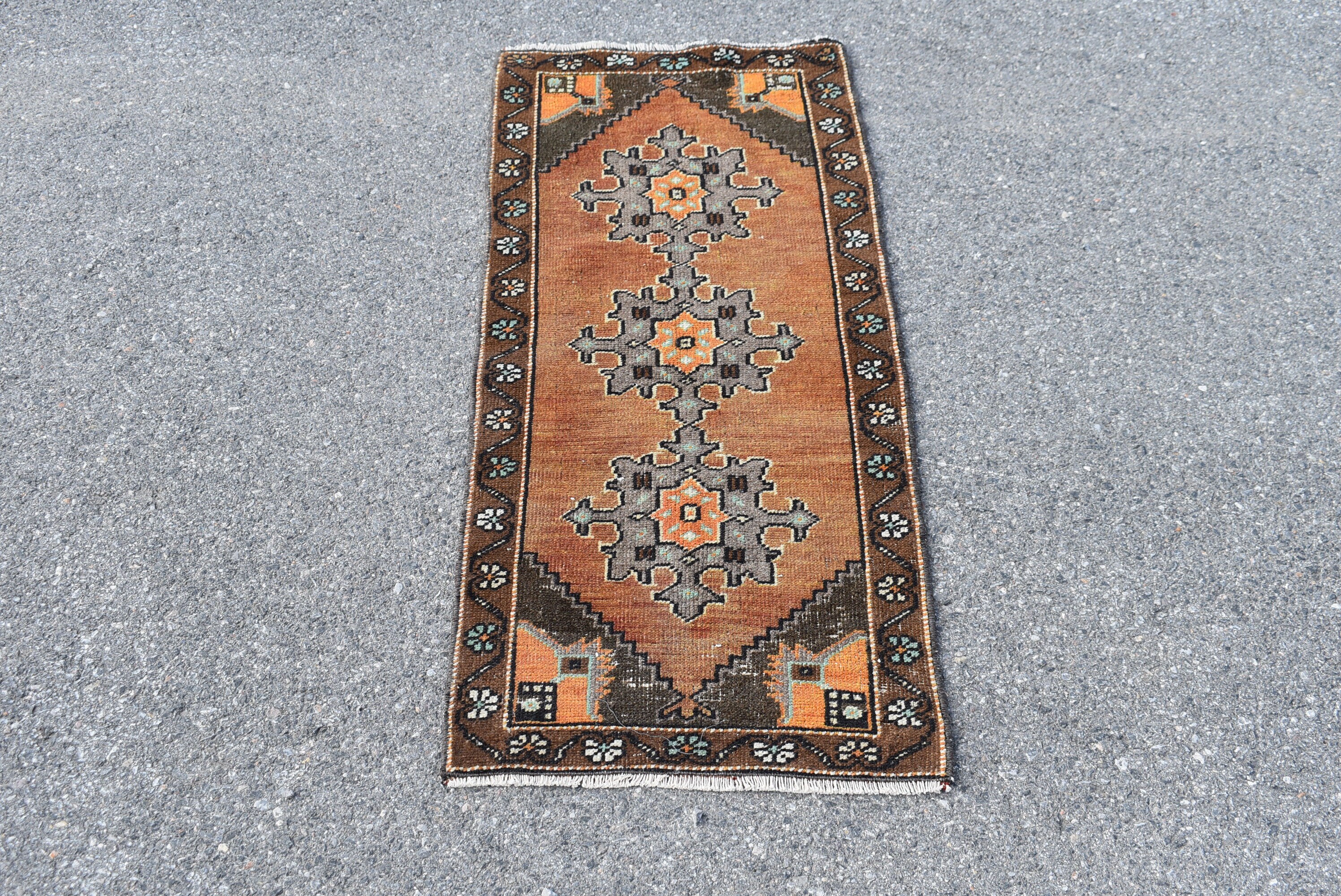 1.4 x 3.1 ft MB12675 Turkish muted rug Doormat rug Rustic decor Boho home decor Handmade rug Small rug Vintage area rug Bohemian rug
