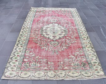 Vintage Turkish Wool Area Rug, 4.6 x 7.9 ft, Floral Boho Rug