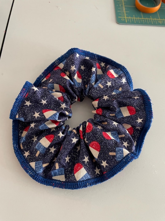 small patriotic scrunchie
