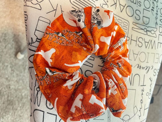 UT light colored scrunchie