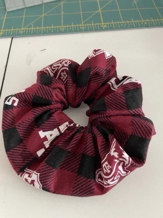 A&M scrunchie
