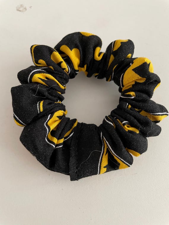 small Batman scrunchie