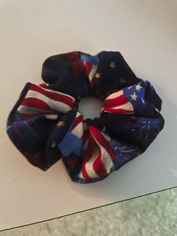 patriotic scrunchie