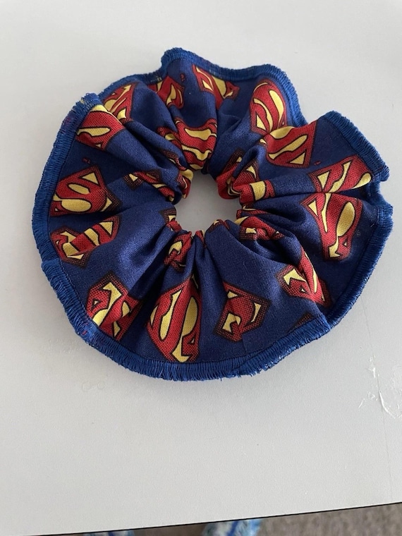 Superman scrunchie