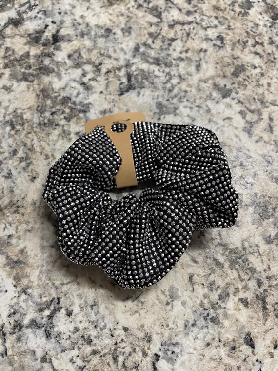 scrunchies with sequins and mirrows