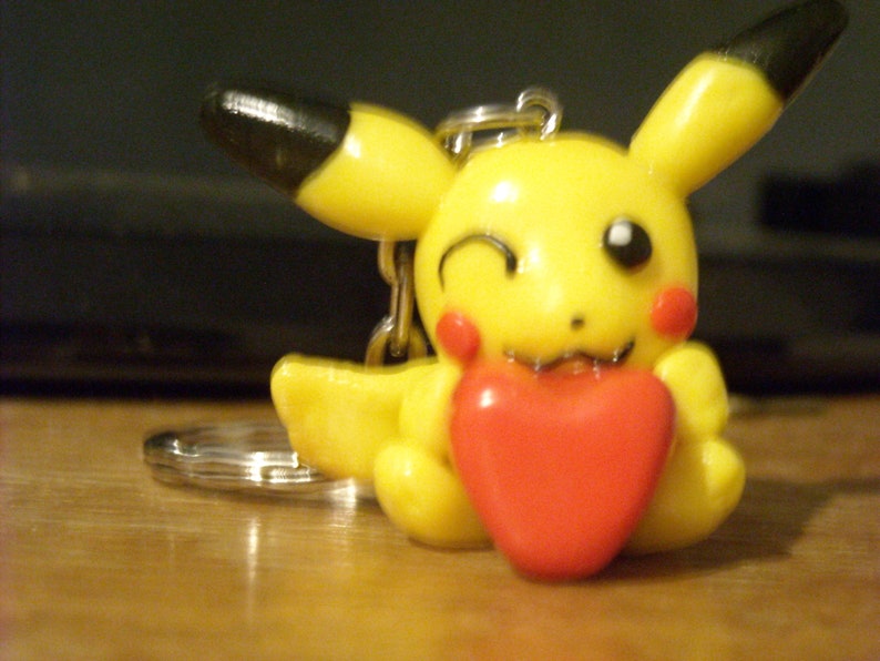 Pikachu key door with a heart for Valentine/'s Day in fimo