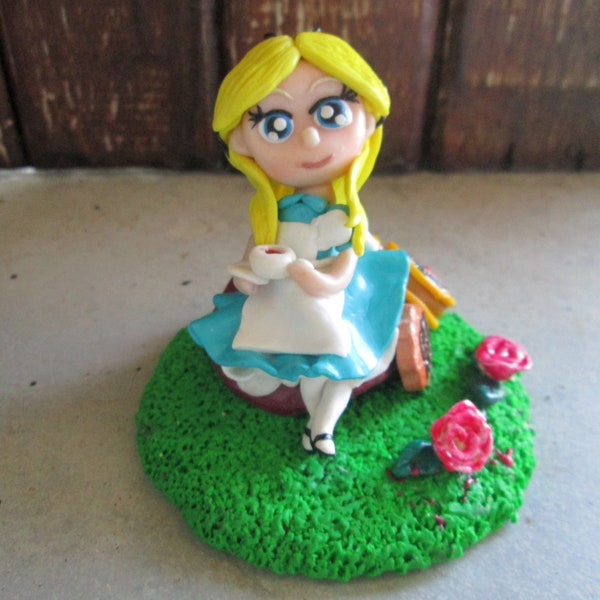 Figurine Alice en fimo