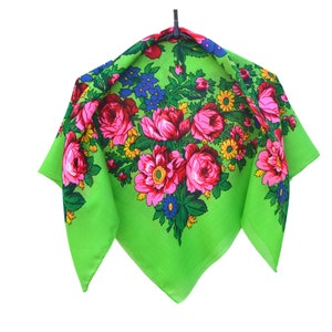 Babushka scarf Ukrainian head scarf Floral scarves Foulard russe