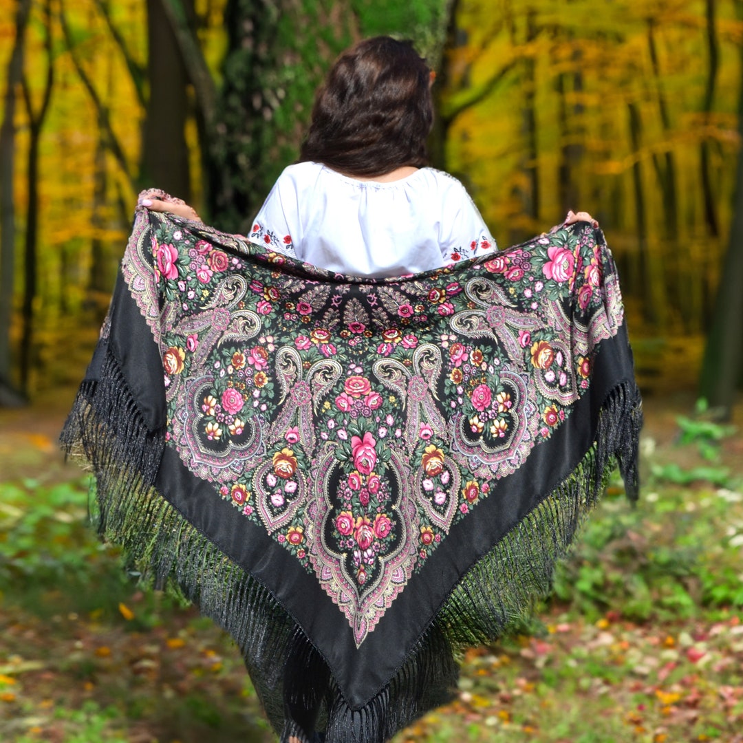 Ukrainian Shawl With Fringe Slavic Châle Size 125x125 Cm - Etsy