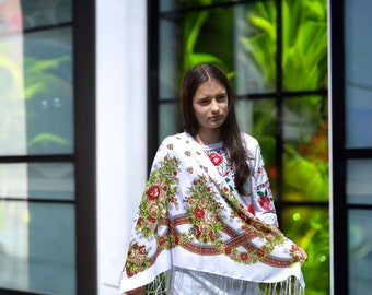 Piano scarf fringe Ukranian shawl Slavic headscarf White scarf flowers