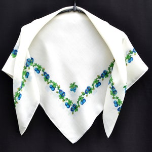 White babushka scarf Ukraine head scarf Платок Hustka
