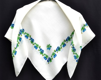 White babushka scarf Ukraine head scarf Платок Hustka