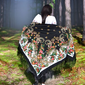 Piano shawl Black ukrainian shawl fringe Large floral shawl Ukranian shawl image 2