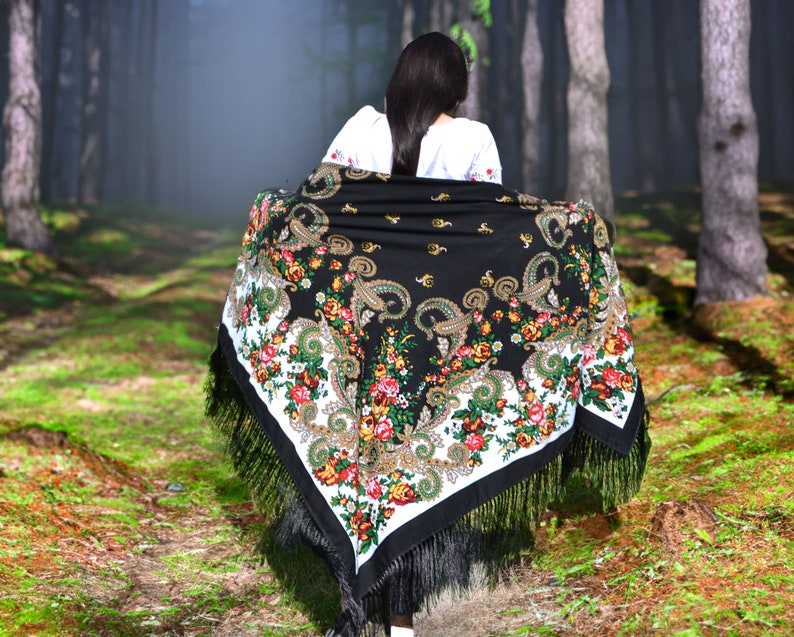 Piano shawl Black ukrainian shawl fringe Large floral shawl Ukranian shawl image 2