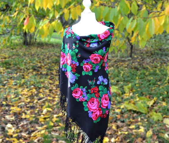 Russian wool shawl Ukrainian shawl Chale russe lai