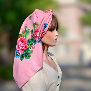 Floral ukrainian shawl Babushka scarves Folk scarf Size 39,37&quot; by 39,37&quot;
