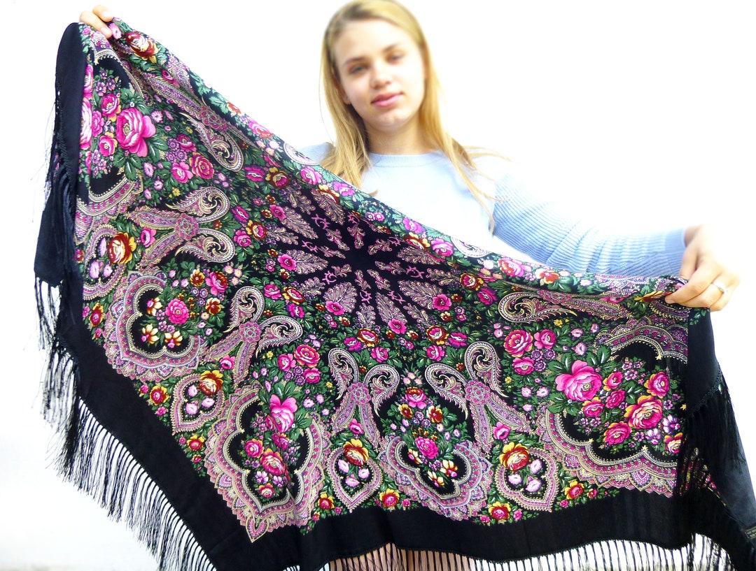 Ukrainian Shawl With Fringe Slavic Châle Size 125x125 Cm - Etsy