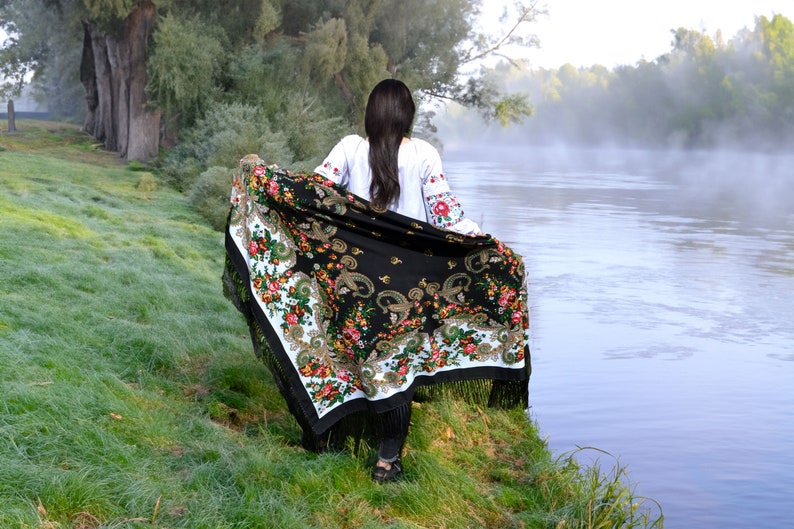 Piano shawl Black ukrainian shawl fringe Large floral shawl Ukranian shawl image 7