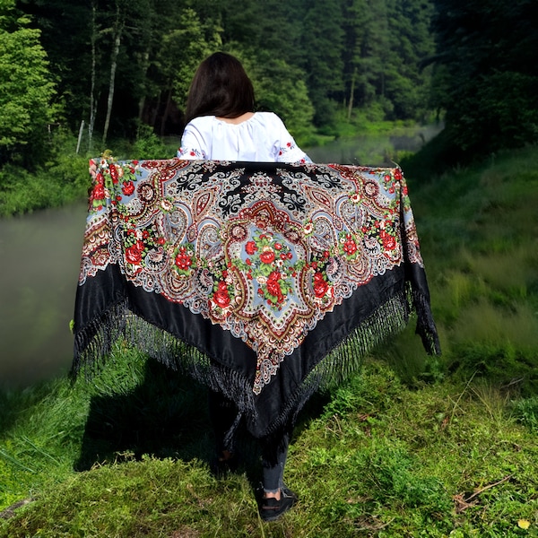 how to wear a piano shawl
