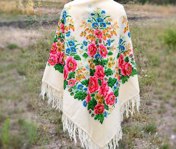 Piano shawl with fringe Chale russe Vintage shawl