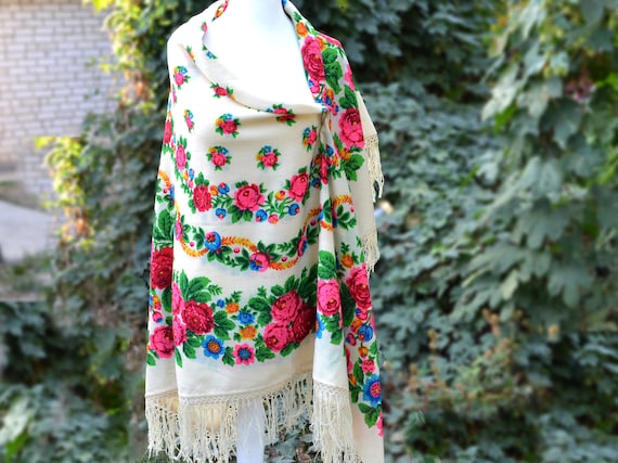 Piano shawl Antique shawl Chale russe