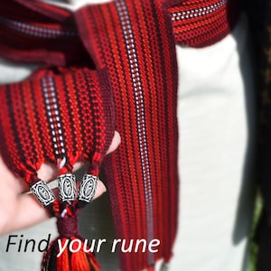 Handgewebter roter slawischer Gürtel mit Runenperlen Traditionelle ethnische Schärpe Schutzamulett