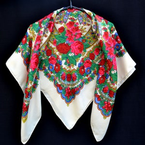 Ukrainian babushka scarf Folk slavic scarf golden thread