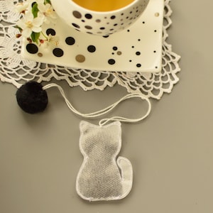 Cat Shaped Organic Tea Bags with Pom-Pom (5 Pieces)