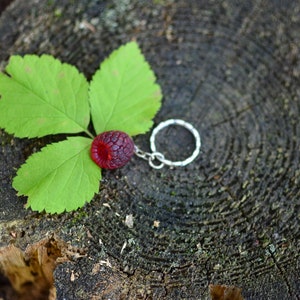 Handmade Raspberry Keychain, Cute Berry Bag Charm, Nature-Inspired Fruit Keyring, Gift for Her, Polymer Clay Jewelry