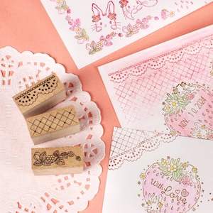 Set di 3 mini timbri in gomma Bordo carino e cornice angolare: pizzo, motivo a quadri Biglietto con messaggio di fragole Timbri per diario Planner Hanko giapponese