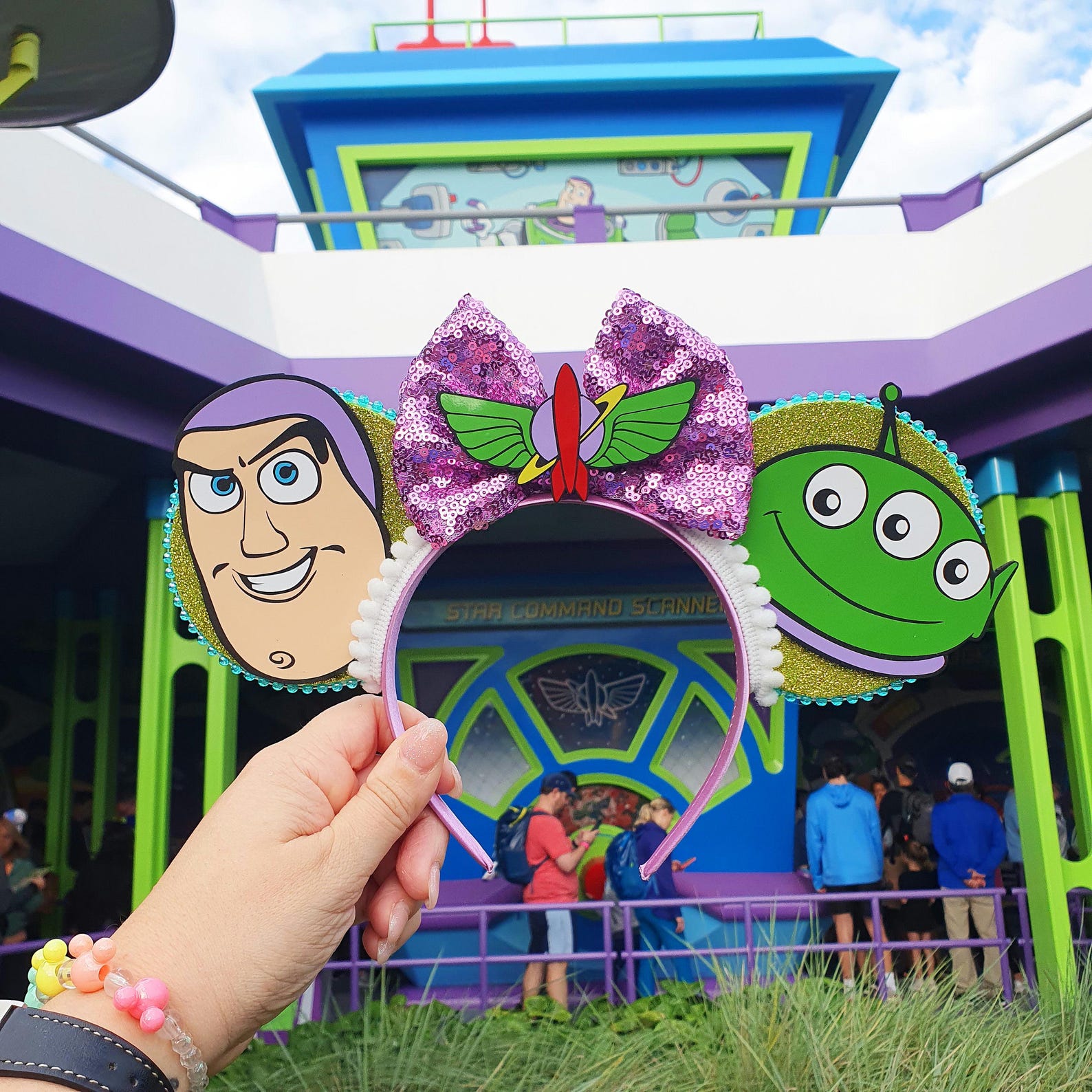 Minnie Space Ranger Space Ranger Buzz Lightyear Alien Toy Story Playland to Infinity and ...