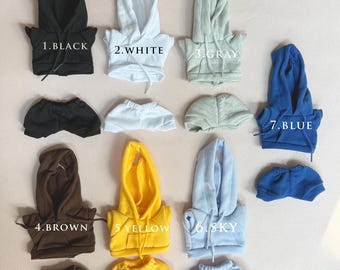 Personalisiertes Kundenspezifisches Logo Mini Keychain Puppenkleidung: Hoodie und Hose Set für 15-17 cm Puppen