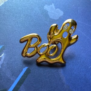 Vintage gold metal ghost pin