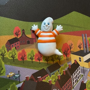 Cute ghost halloween vintage pin