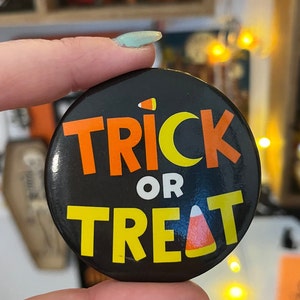 Vintage Halloween trick-or-treat 80’s button