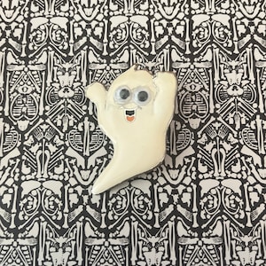 Googley-eye Ghost vintage pin