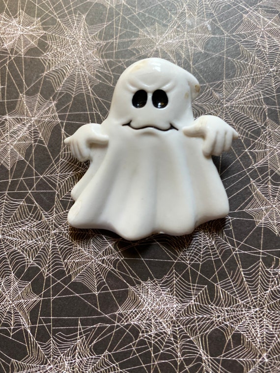 Spooky Halloween ghost brooch